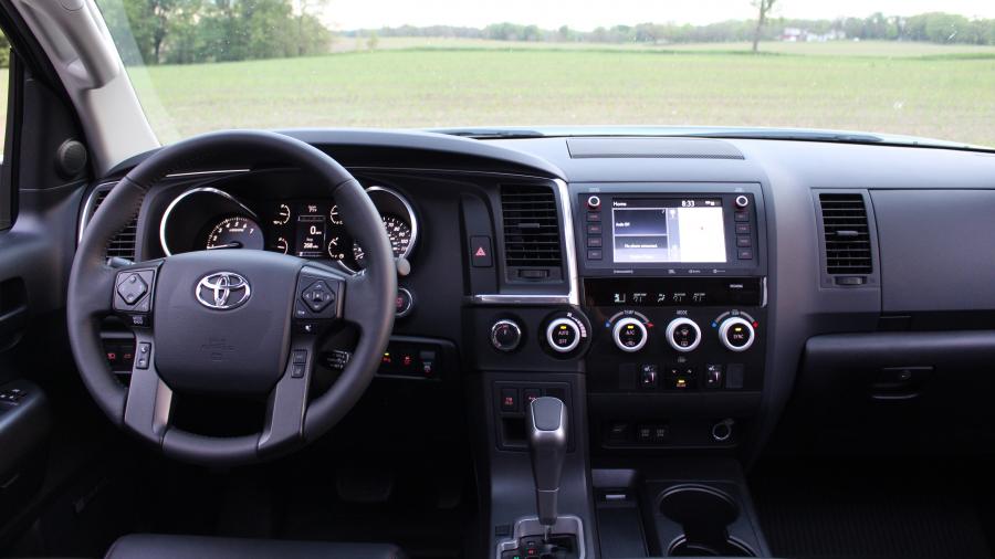 Торпедо Toyota Sequoia TRD Pro 2020 года  (фото 26 из 44)
